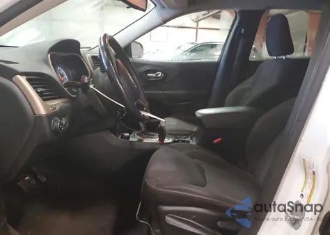 2015 Jeep Cherokee Latitude z USA, uszkodzony, nr VIN 1C4PJMCBXFW630484